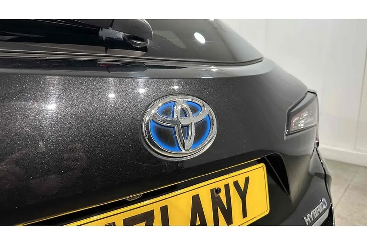 2021-toyota-corolla-18-vvt-i-excel-trk-touring-sports-big-10