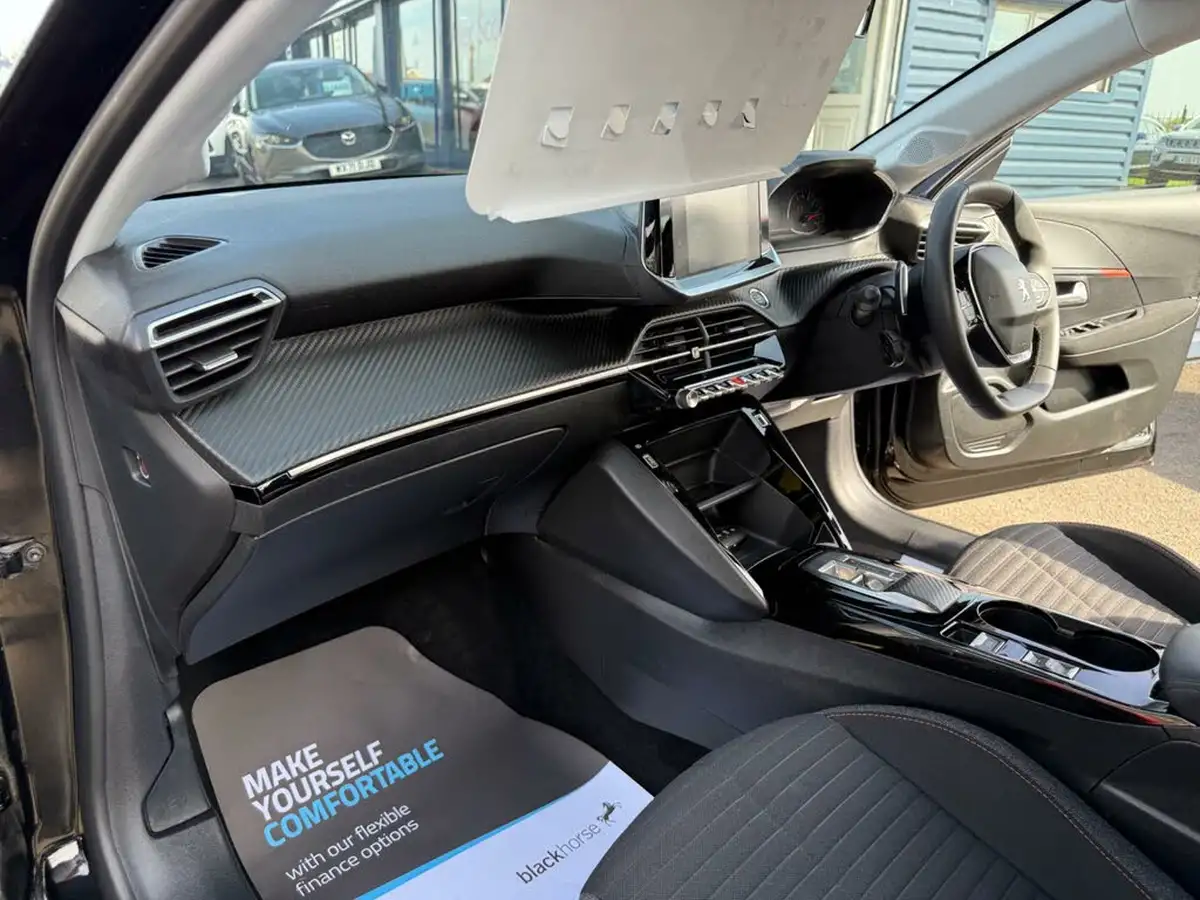 2022-peugeot-208-12-puretech-active-premium-100bhp-eat8-big-33