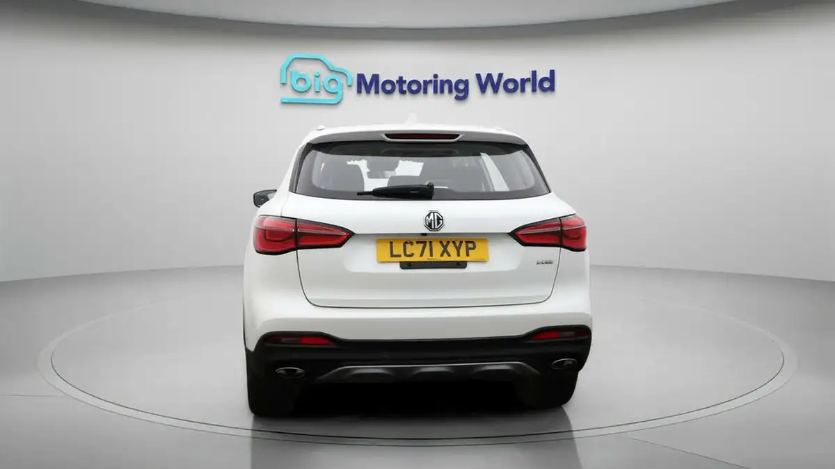 2021-mg-hs-15t-gdi-exclusive-162ps-big-6