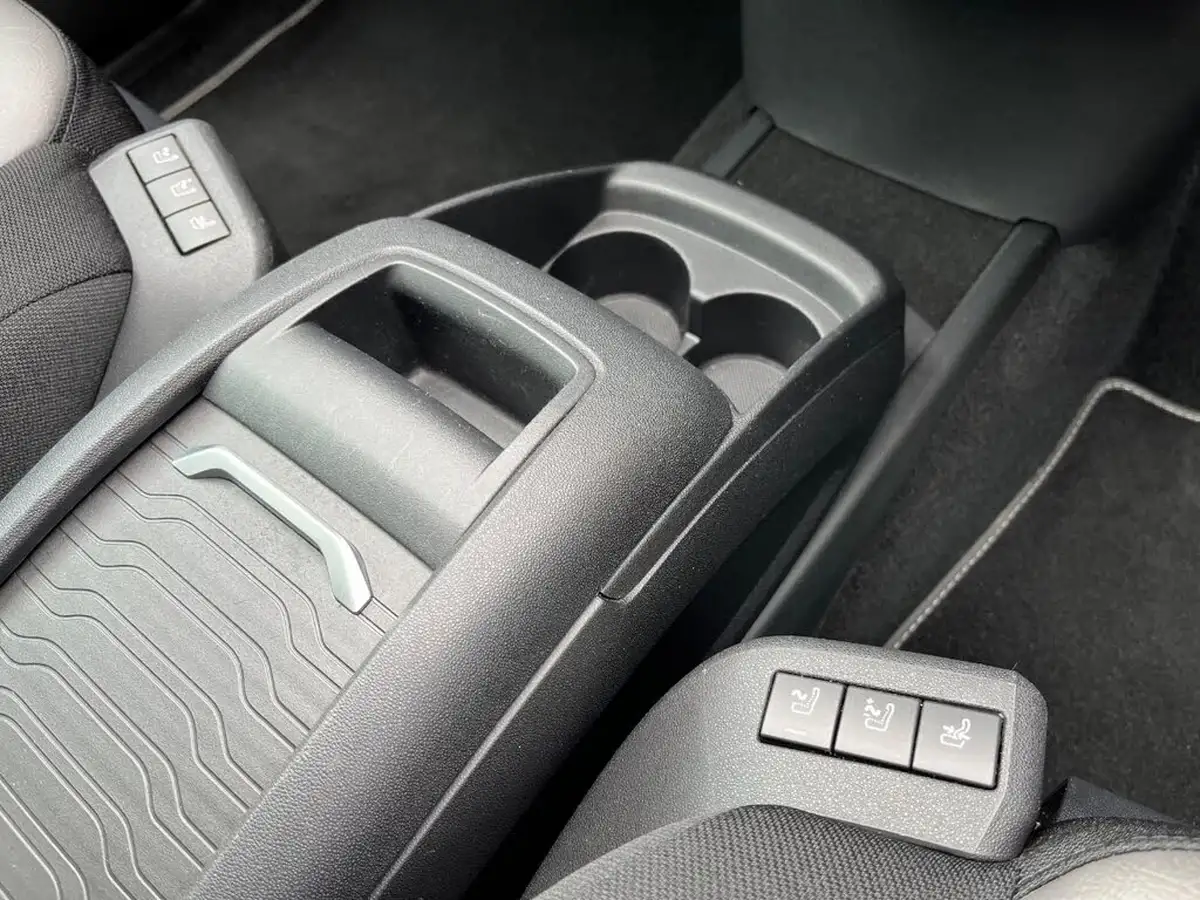 2018-citroen-c4-spacetourer-20bluehdi-flair-162ps-eat8-big-25