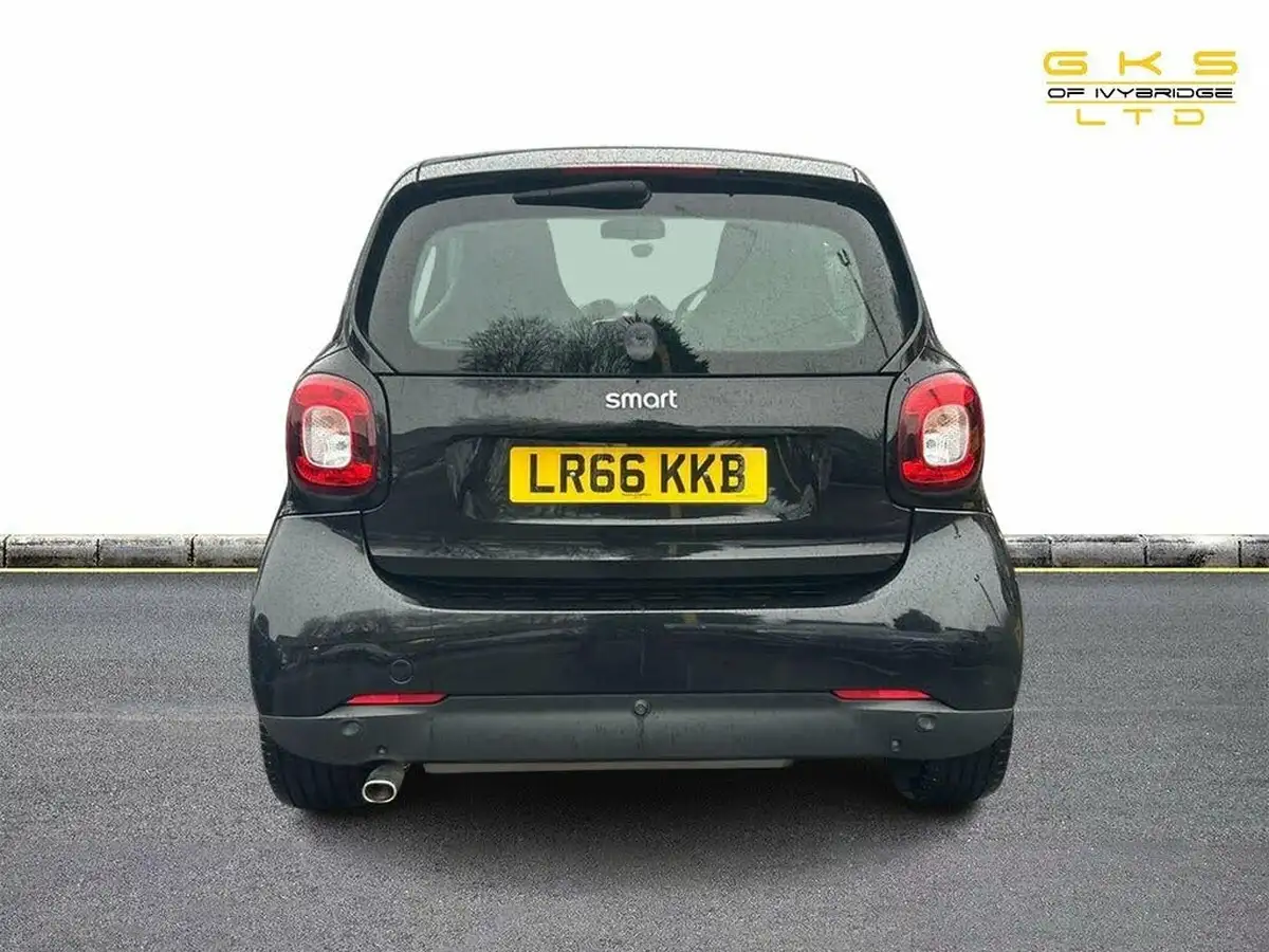 2016-smart-fortwo-10-edition-black-twinamic-big-20