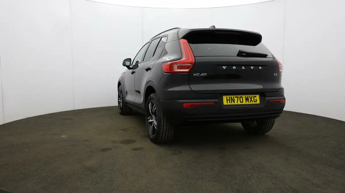 2020-volvo-xc40-15-t3-r-design-big-24