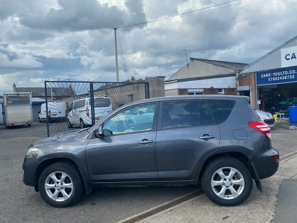 2011-toyota-rav4-22td-xt-r-22d-4d-150bhp-awd-big-1