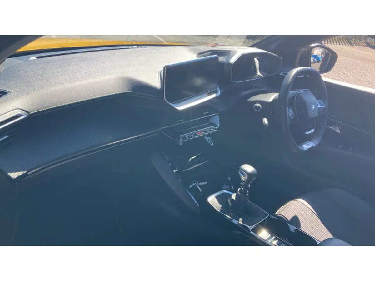 2022-peugeot-208-12-puretech-gt-100bhp-big-8