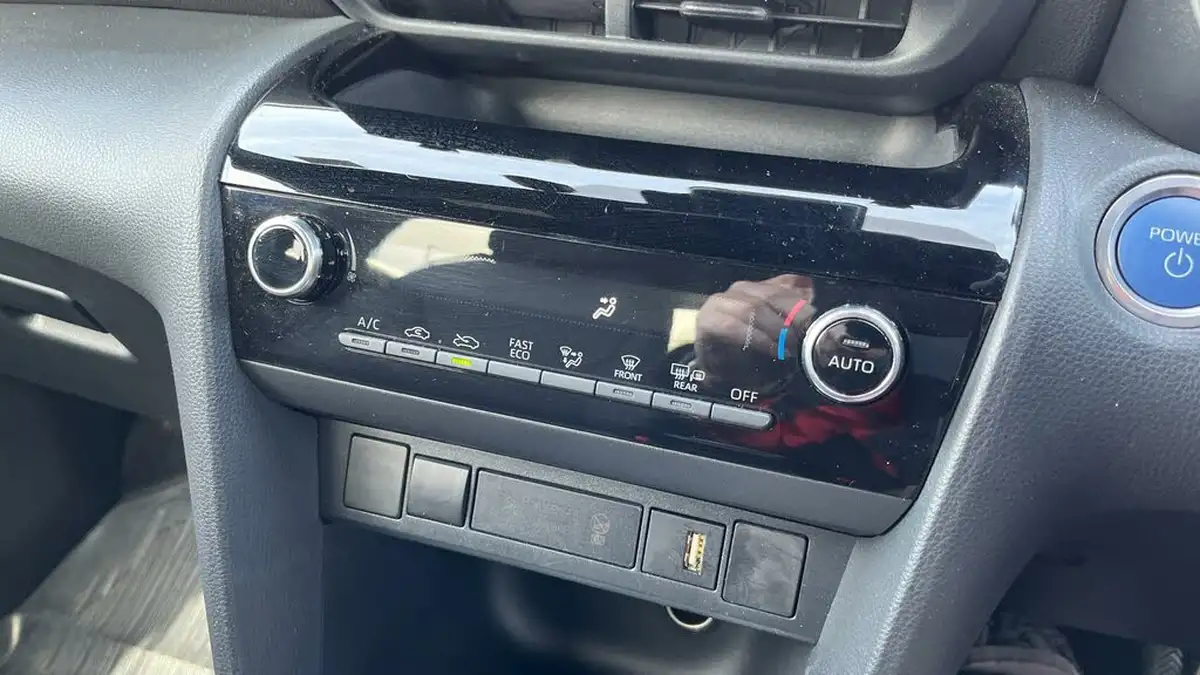 2023-toyota-yaris-cross-15-vvt-i-design-big-42
