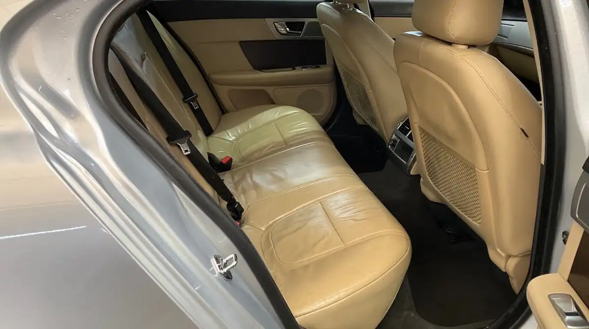 2013-jaguar-xf-22td-luxury-200ps-ss-saloon-4d-auto-big-5
