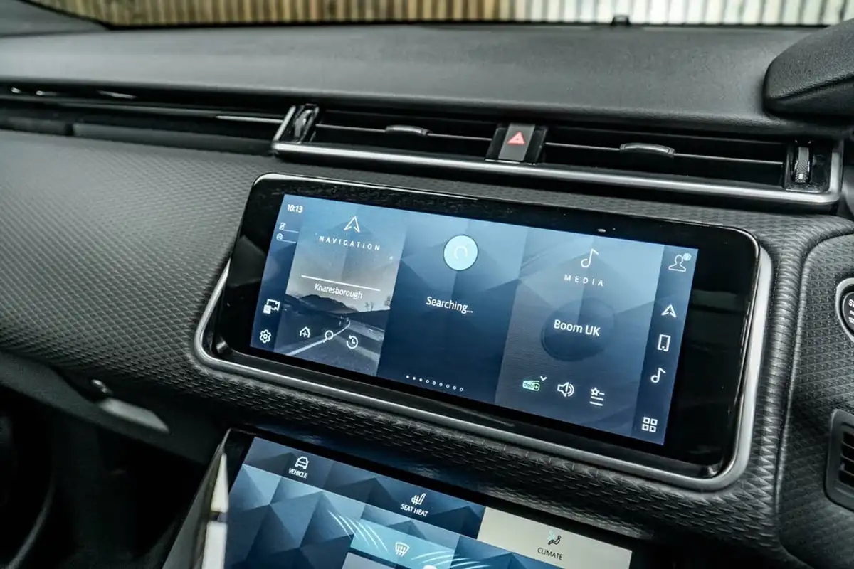 2021-land-rover-range-rover-velar-20-d200-velar-edition-big-36