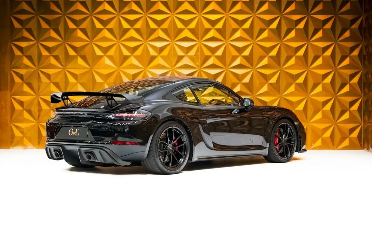 2022-porsche-cayman-718-40-cayman-gt4-big-7