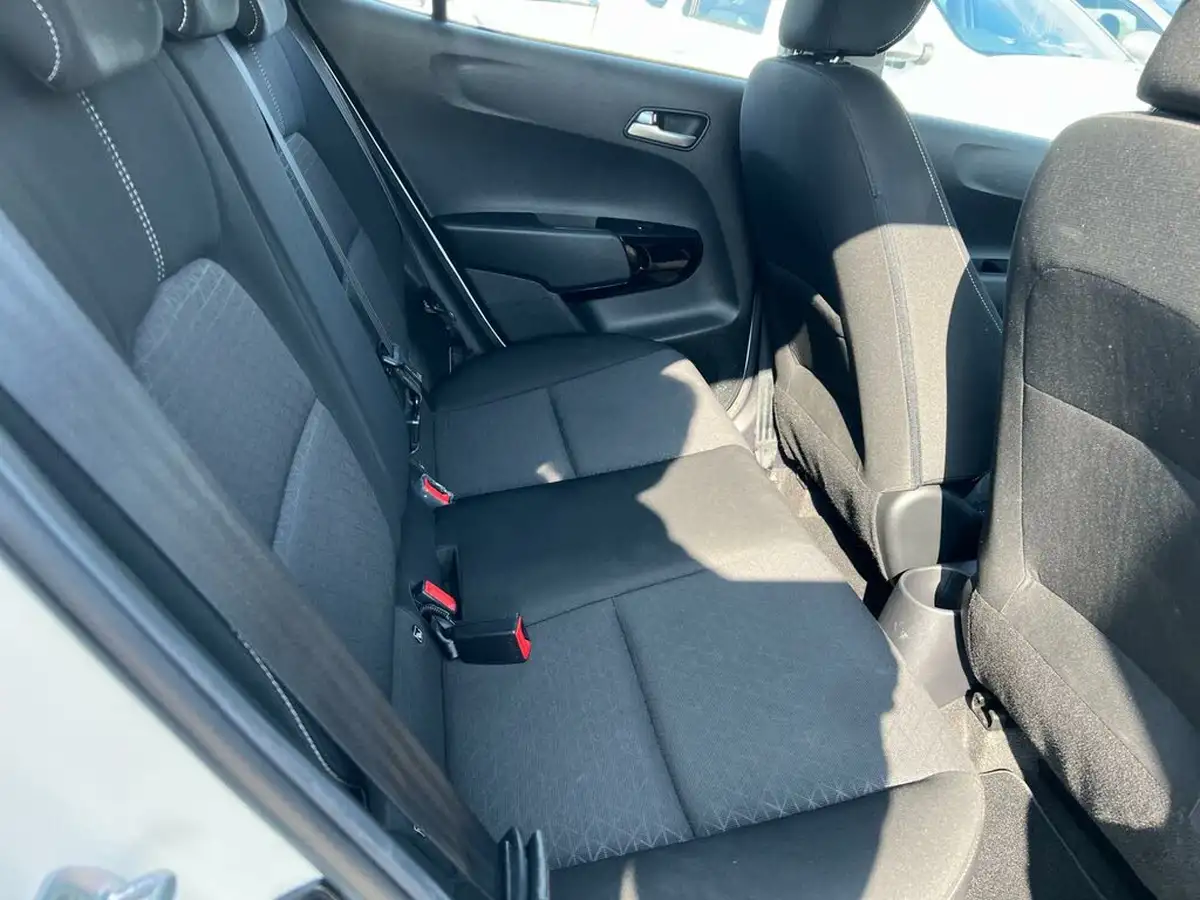2018-kia-picanto-10-2-66bhp-big-13