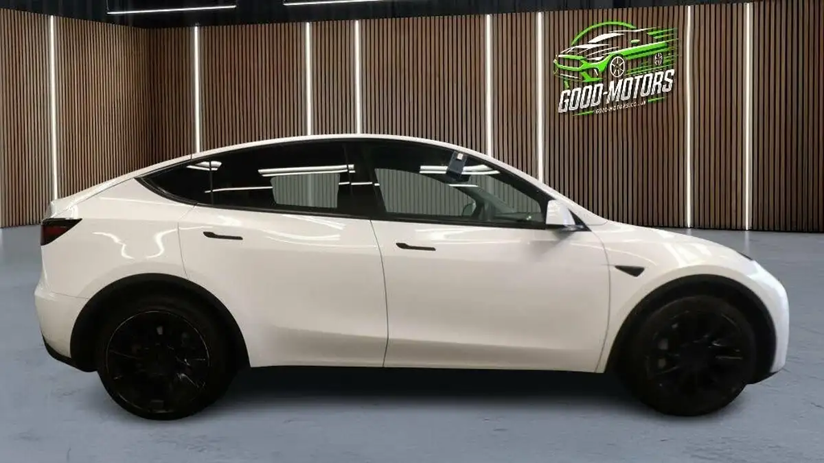 2022-tesla-model-y-e-long-range-big-3