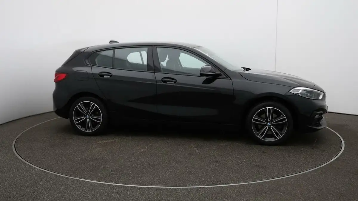 2022-bmw-1-series-15td-116d-sport-dct-big-40