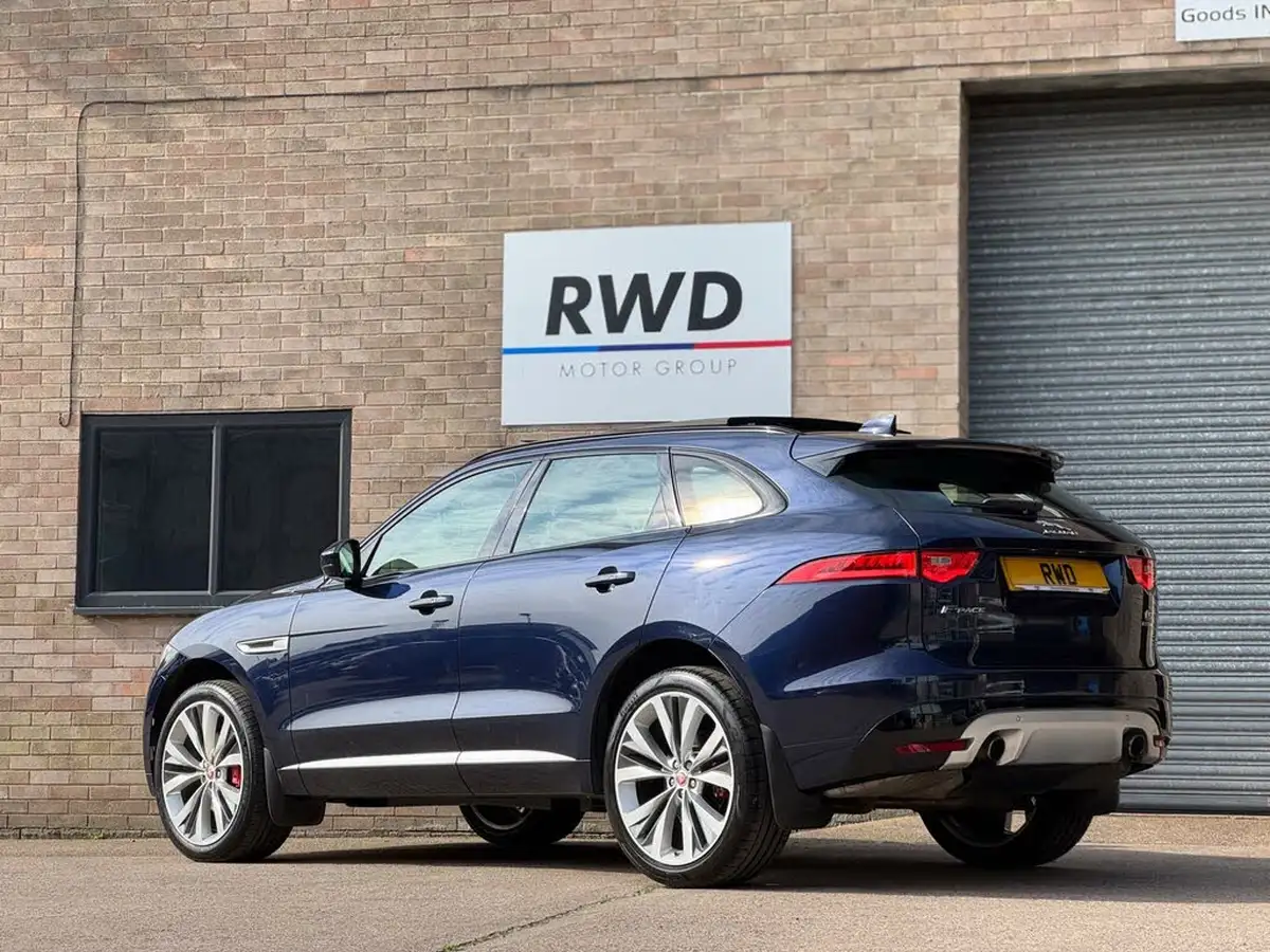 2018-jaguar-f-pace-30-v6-sc-s-big-14