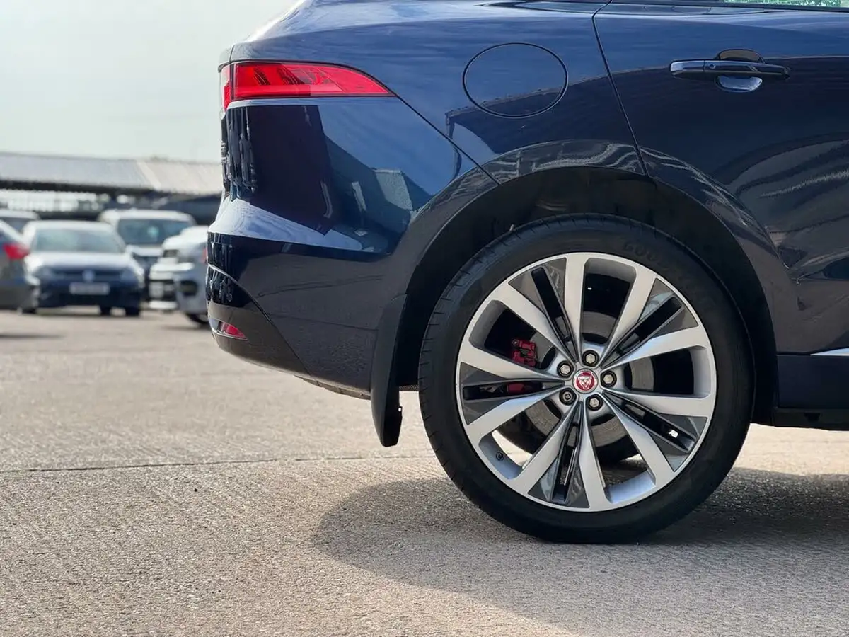 2018-jaguar-f-pace-30-v6-sc-s-big-38