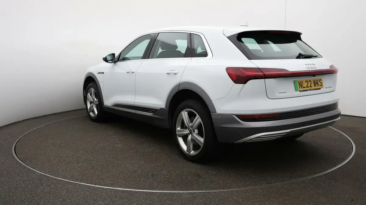 2022-audi-e-tron-55e-technik-station-wagon-big-53