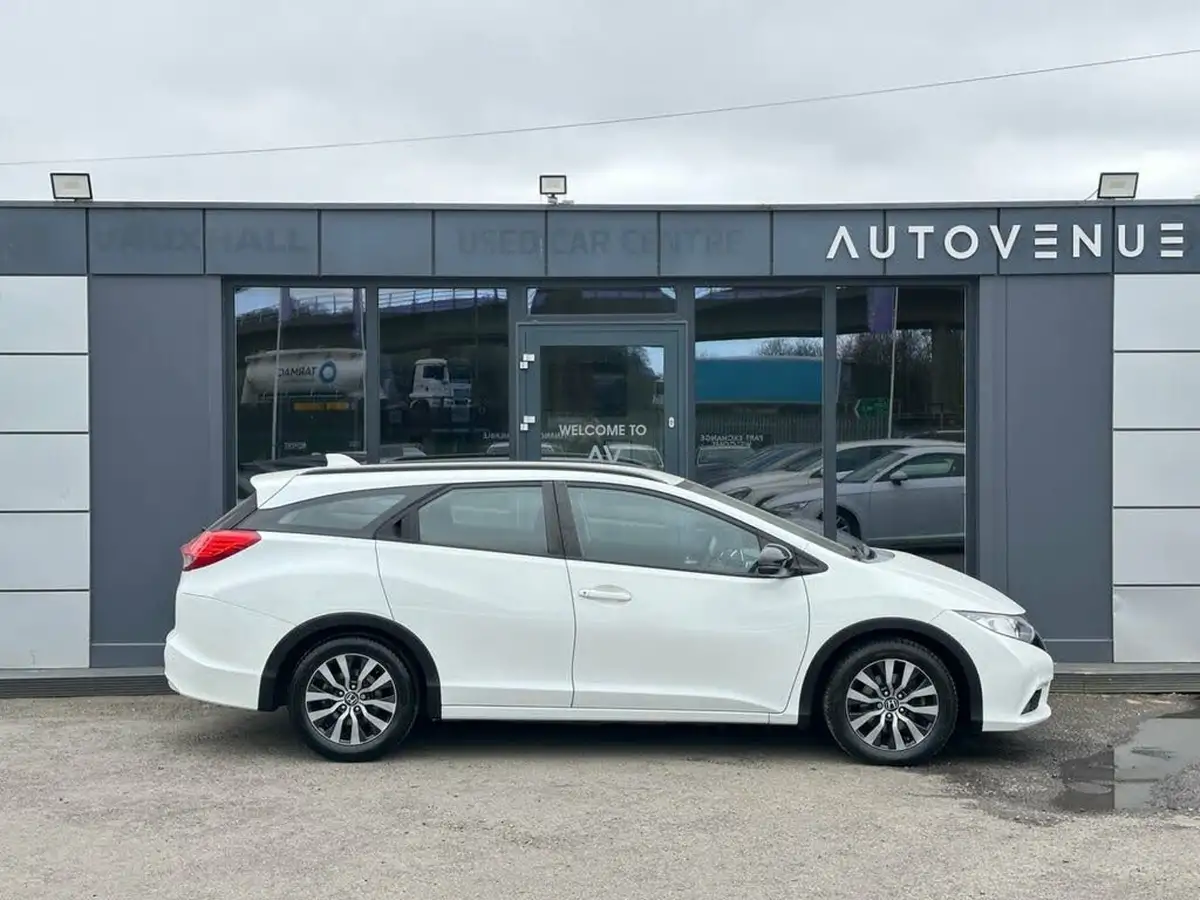 2014-honda-civic-16td-se-plus-tourer-big-19