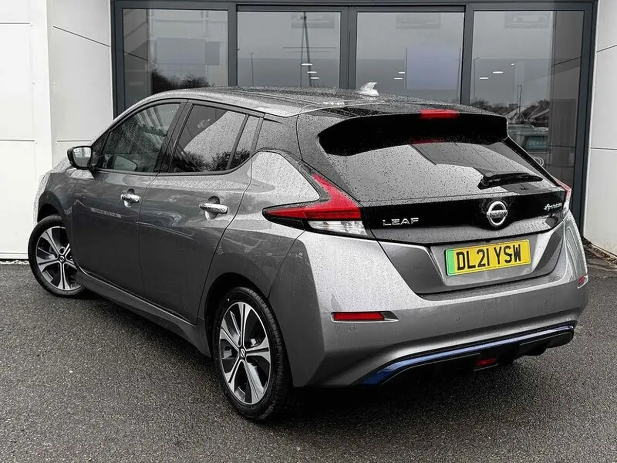 2021-nissan-leaf-e-n-connecta-big-17