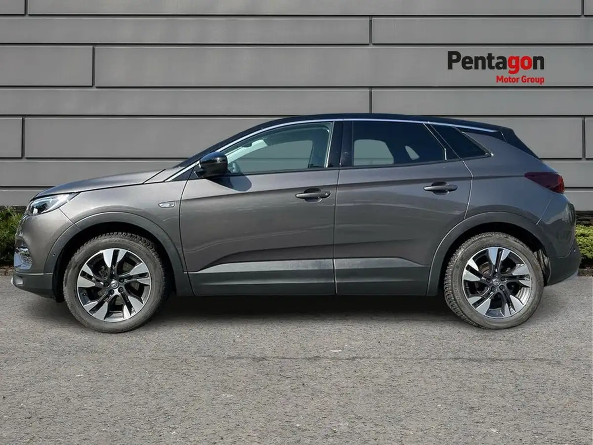 2020-vauxhall-grandland-x-12-sri-nav-big-11