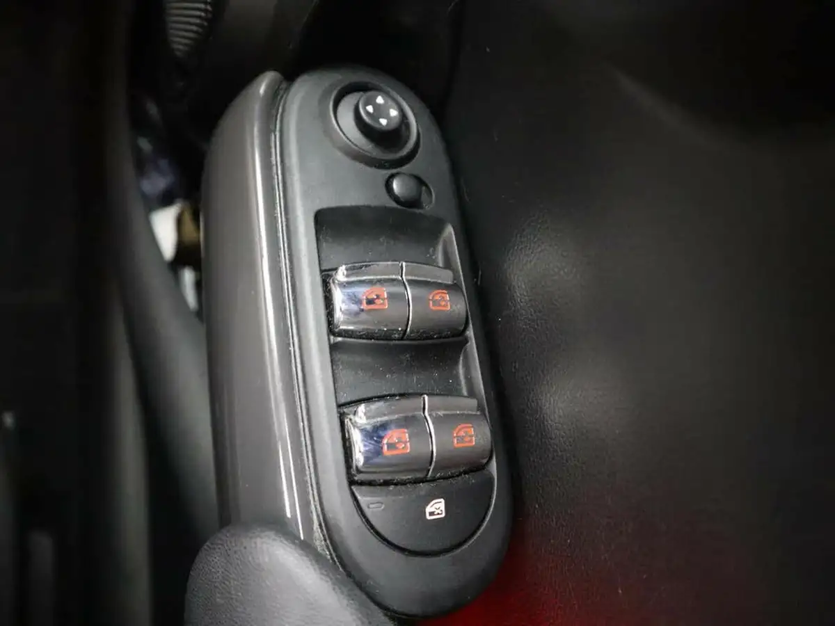 2019-mini-cooper-15-cooper-classic-hatchback-5d-auto-big-26