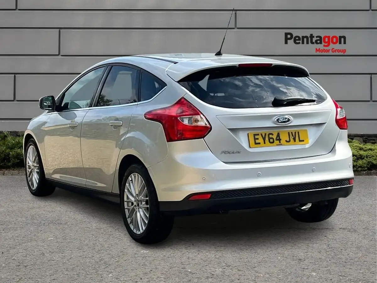 2014-ford-focus-16-zetec-125ps-hatchback-powershift-big-1