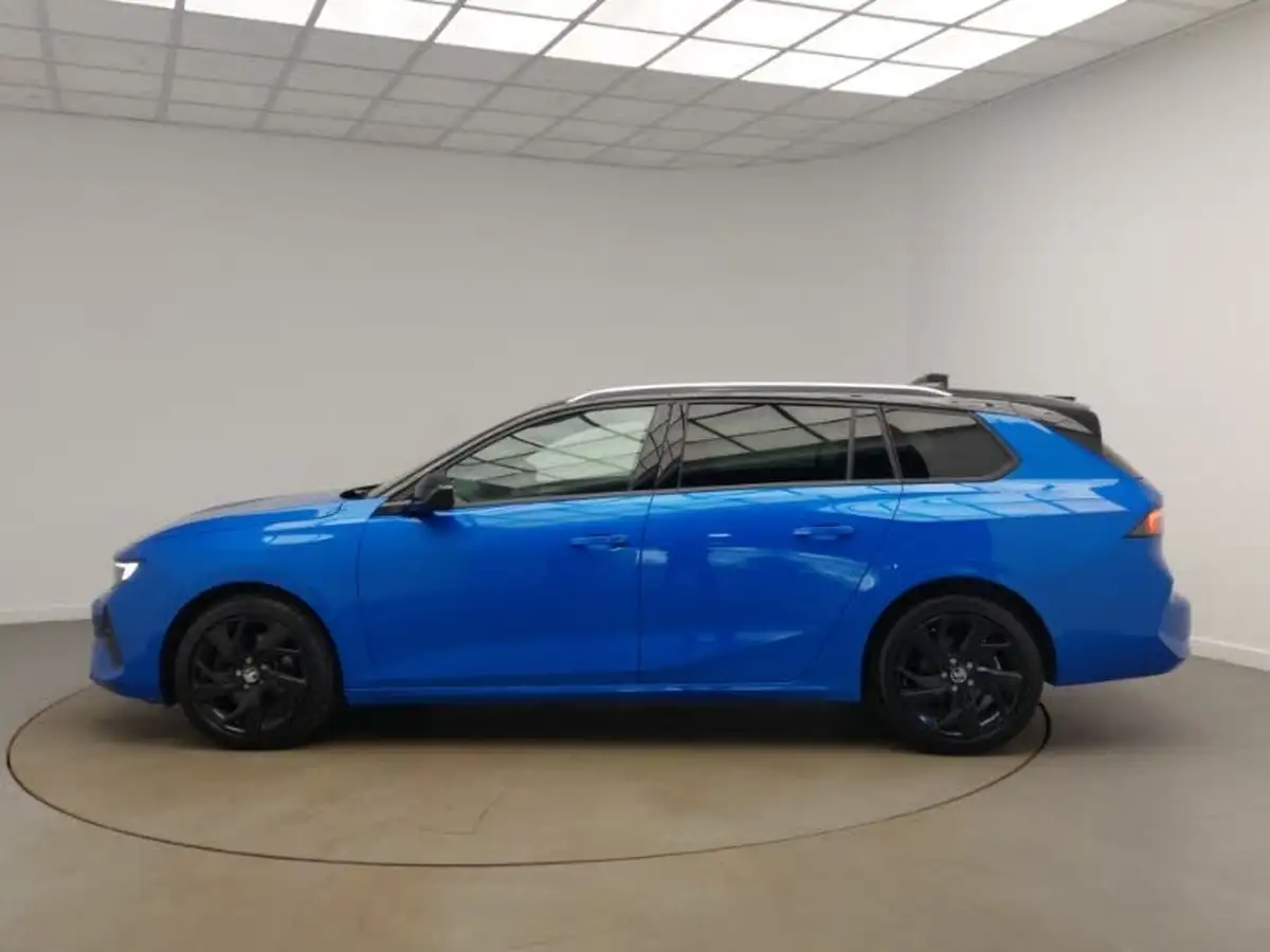 2023-vauxhall-astra-12-turbo-gs-sport-tourer-auto-big-3