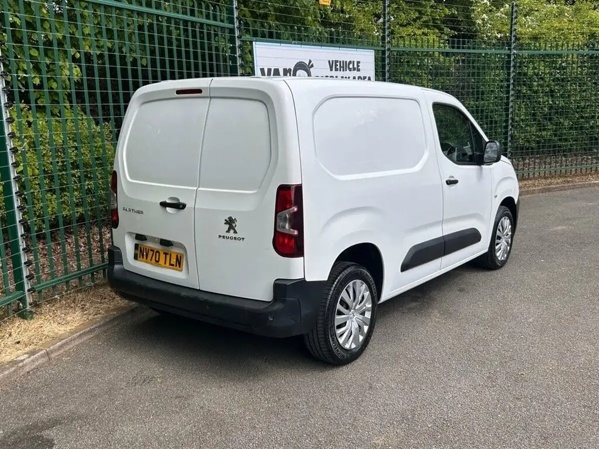 2021-peugeot-partner-15-bluehdi-1000-professional-100ps-eu6dt-panel-big-8