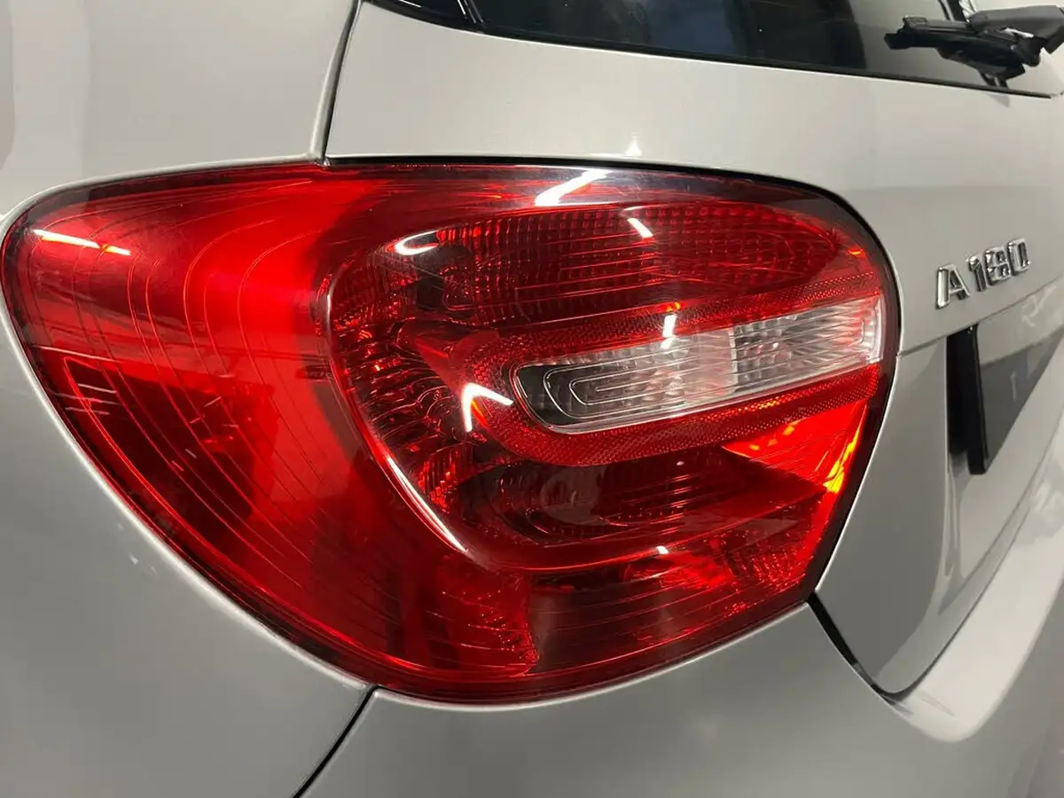 2015-mercedes-benz-a-class-15-cdi-a180-sport-109ps-7g-dct-big-15