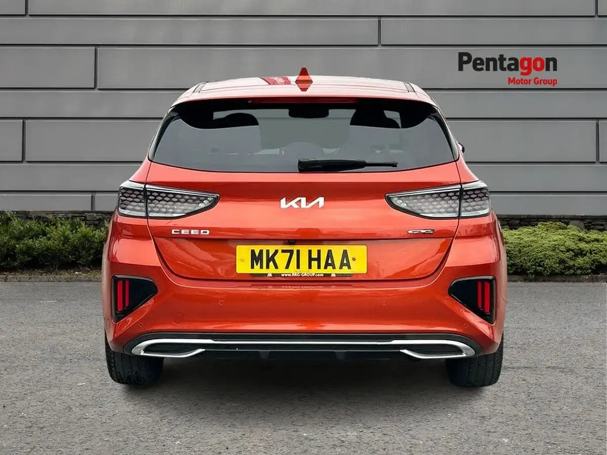 2021-kia-ceed-15-t-gdi-gt-line-big-13