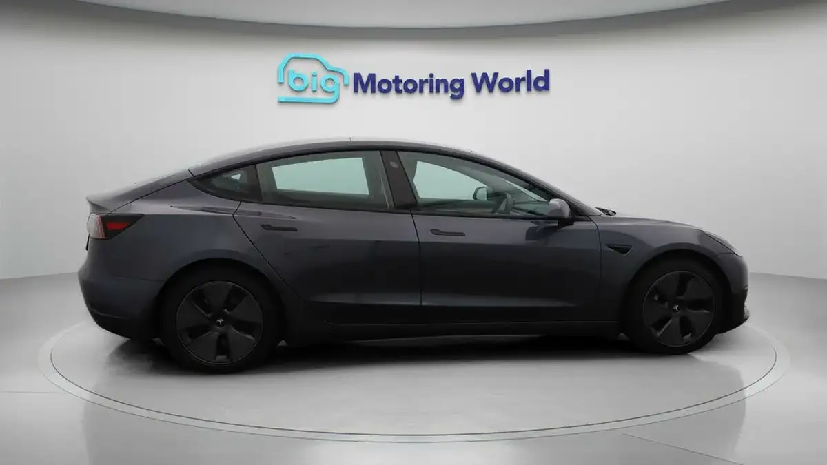 2021-tesla-model-3-e-standard-plus-big-8