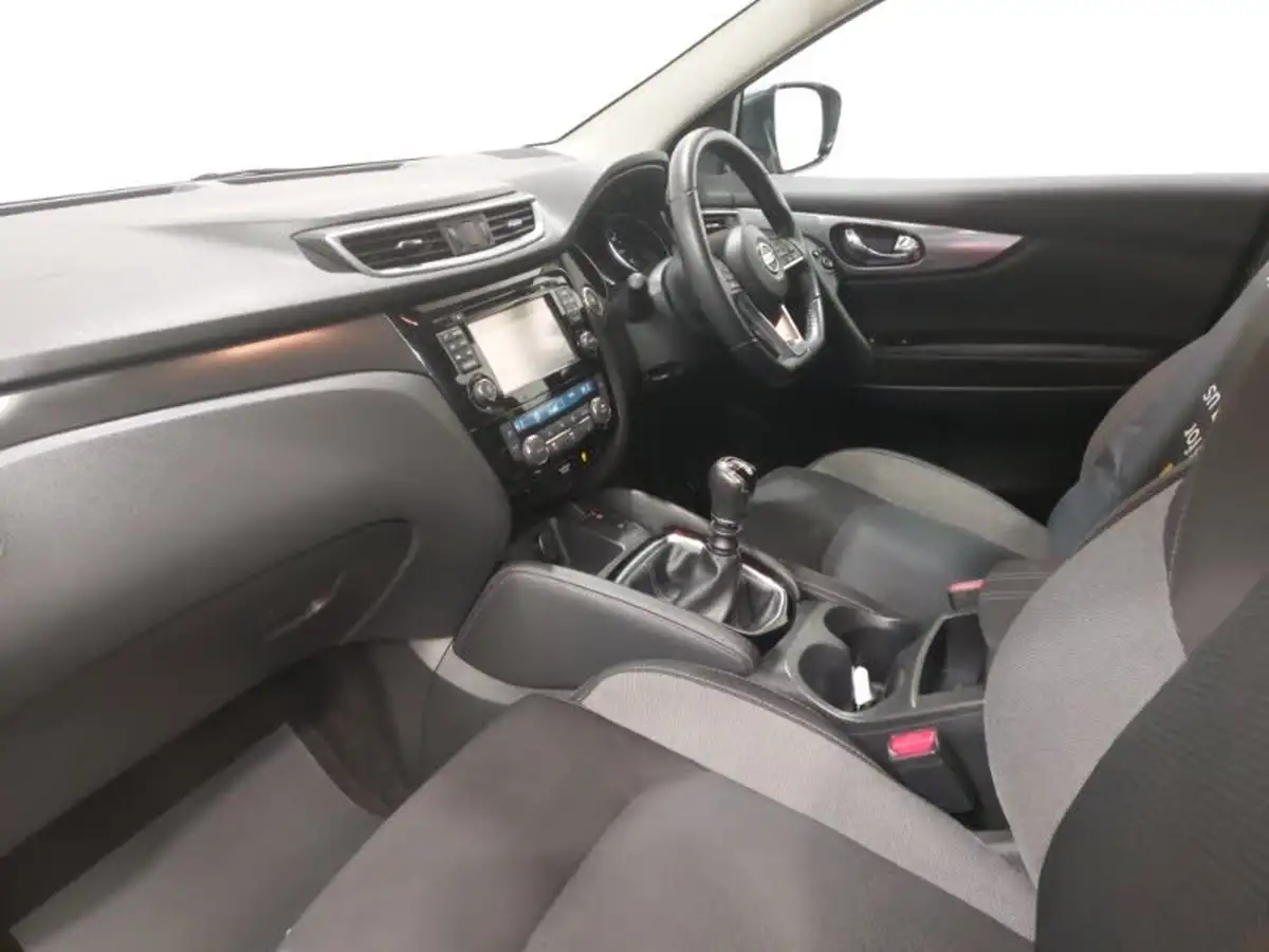 2018-nissan-qashqai-12-dig-t-n-connecta-big-4
