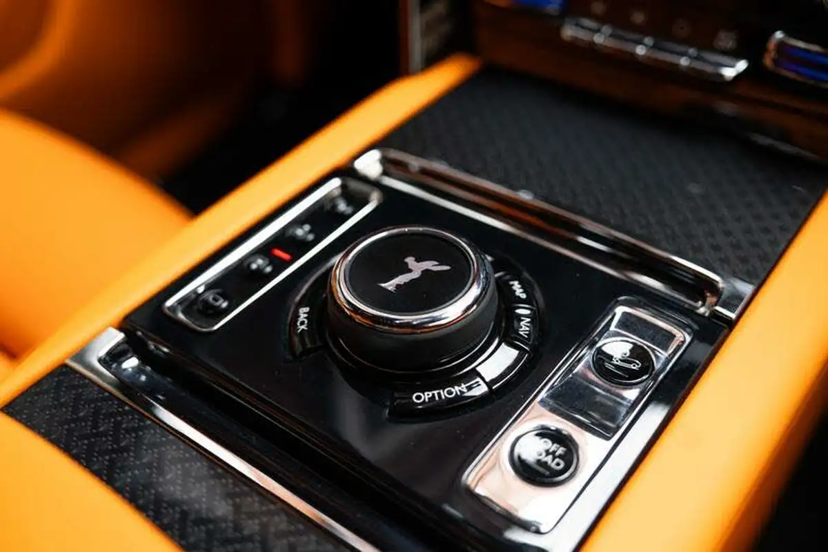 2024-rolls-royce-cullinan-675-black-badge-big-65