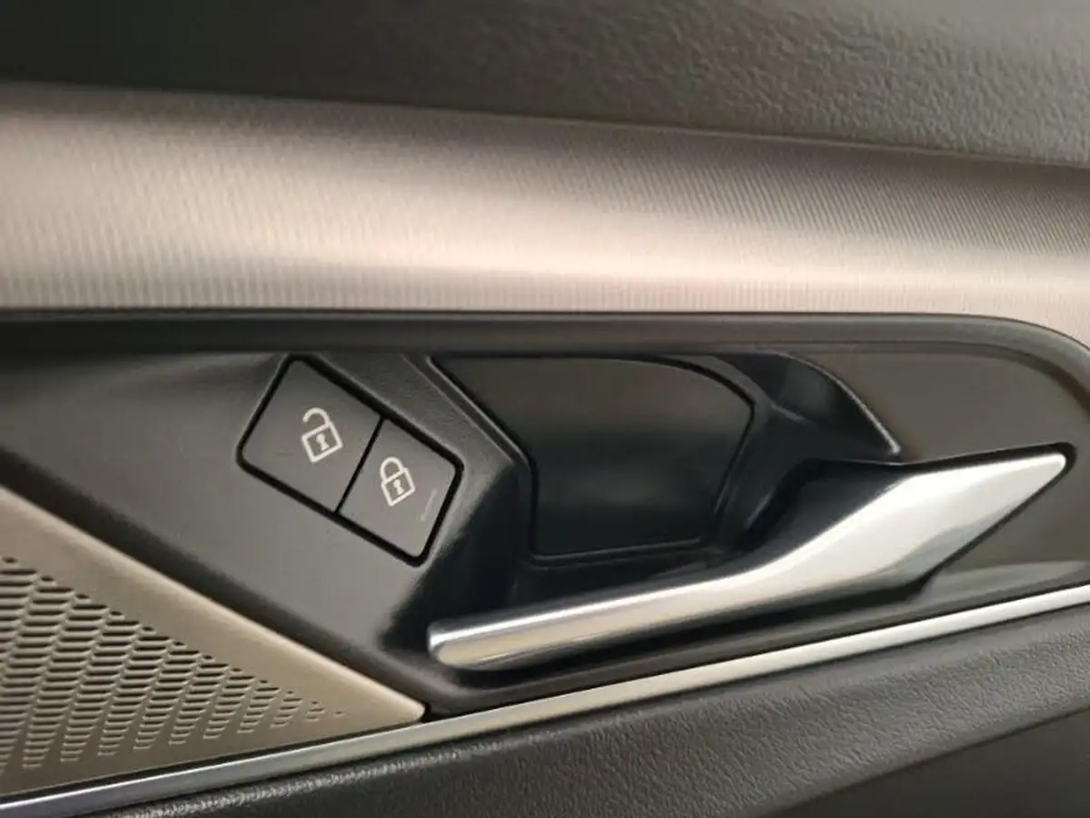 2021-jaguar-f-pace-20-d200-r-dynamic-s-mhev-big-17
