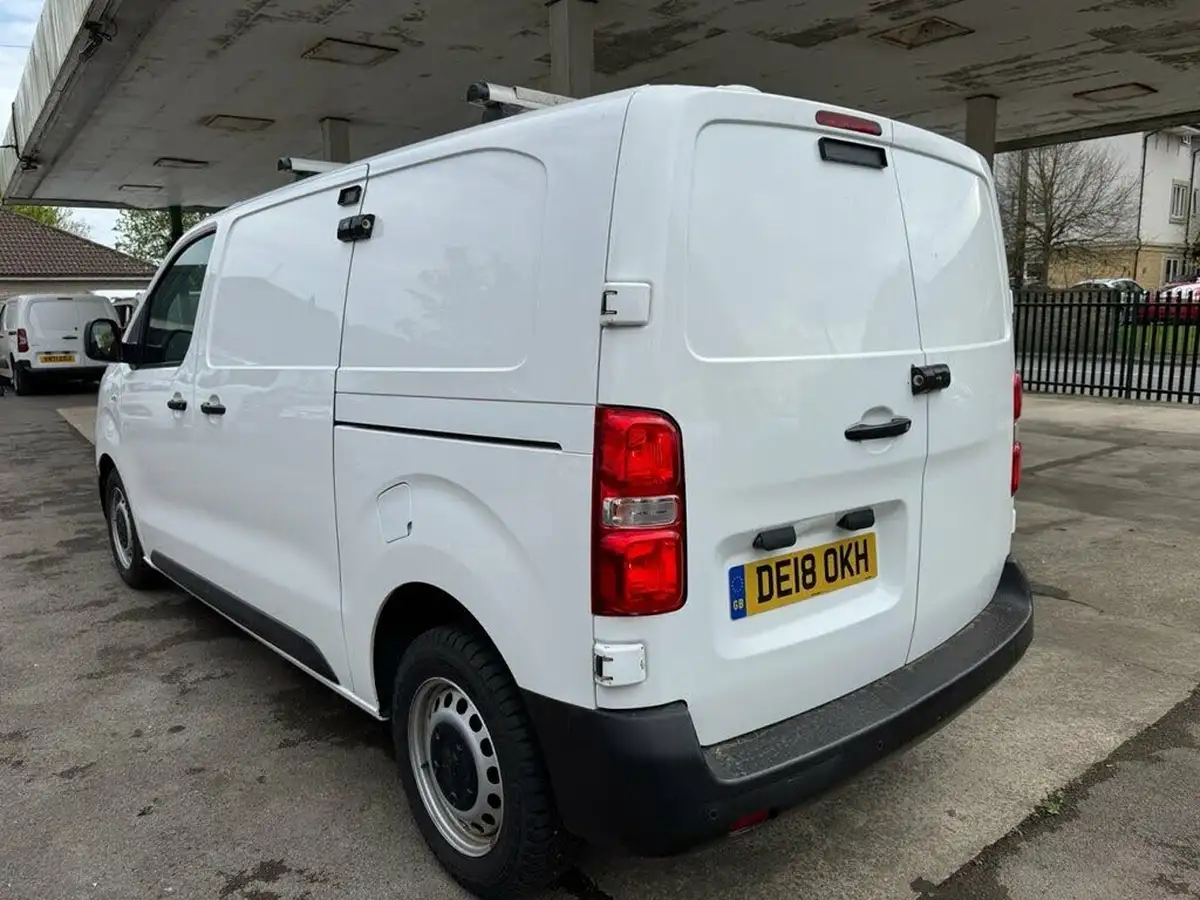 2018-peugeot-expert-20-bluehdi-professional-standard-1400-panel-big-3