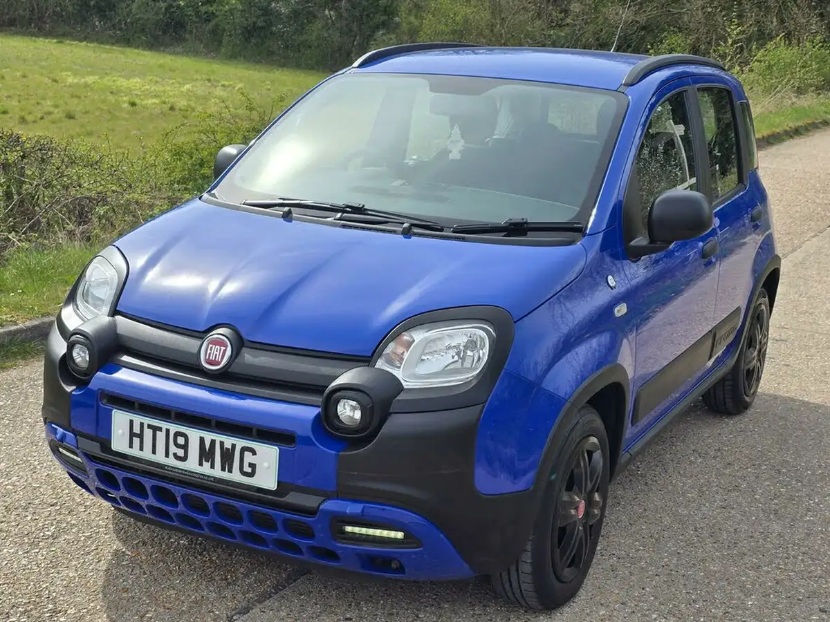 2019-fiat-panda-12-waze-ss-big-18