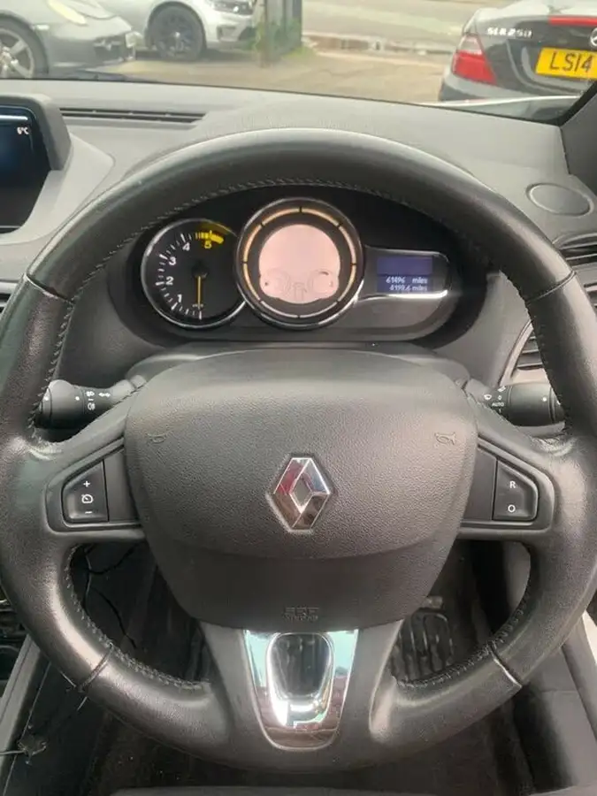 2014-renault-megane-16td-dynamique-tom-tom-energy-big-15