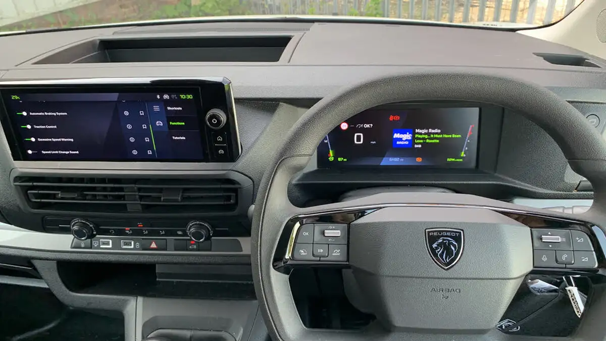 2024-peugeot-expert-20-bluehdi-professional-standard-panel-big-3