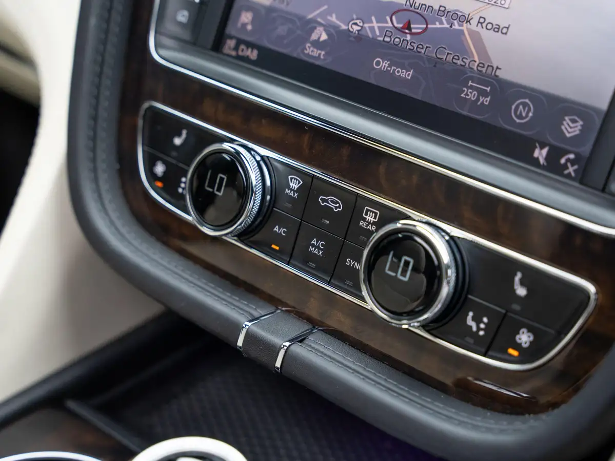 2018-bentley-bentayga-40-diesel-big-21