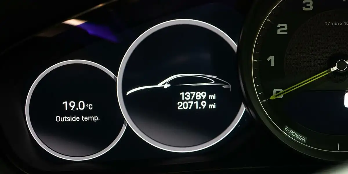 2022-porsche-cayenne-30-v6-e-hybrid-coupe-big-40