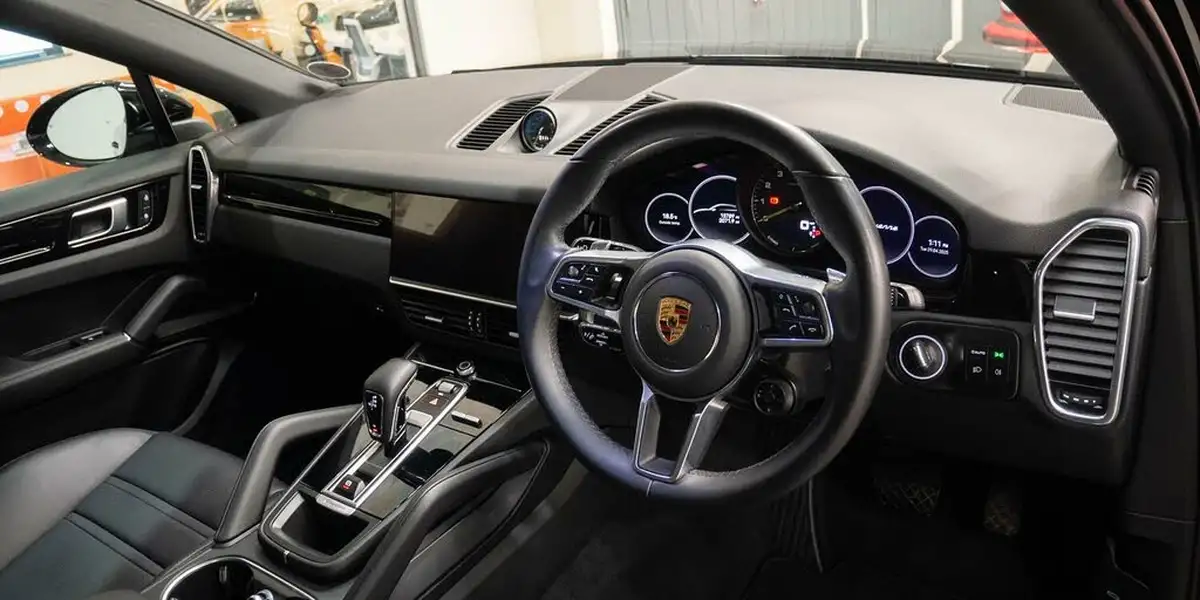 2022-porsche-cayenne-30-v6-e-hybrid-coupe-big-12