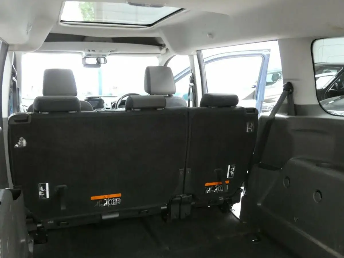 2020-ford-grand-tourneo-connect-15-titanium-powershift-big-12