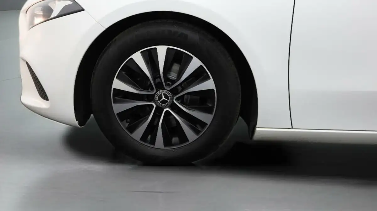 2020-mercedes-benz-a-class-15d-a180d-se-big-17