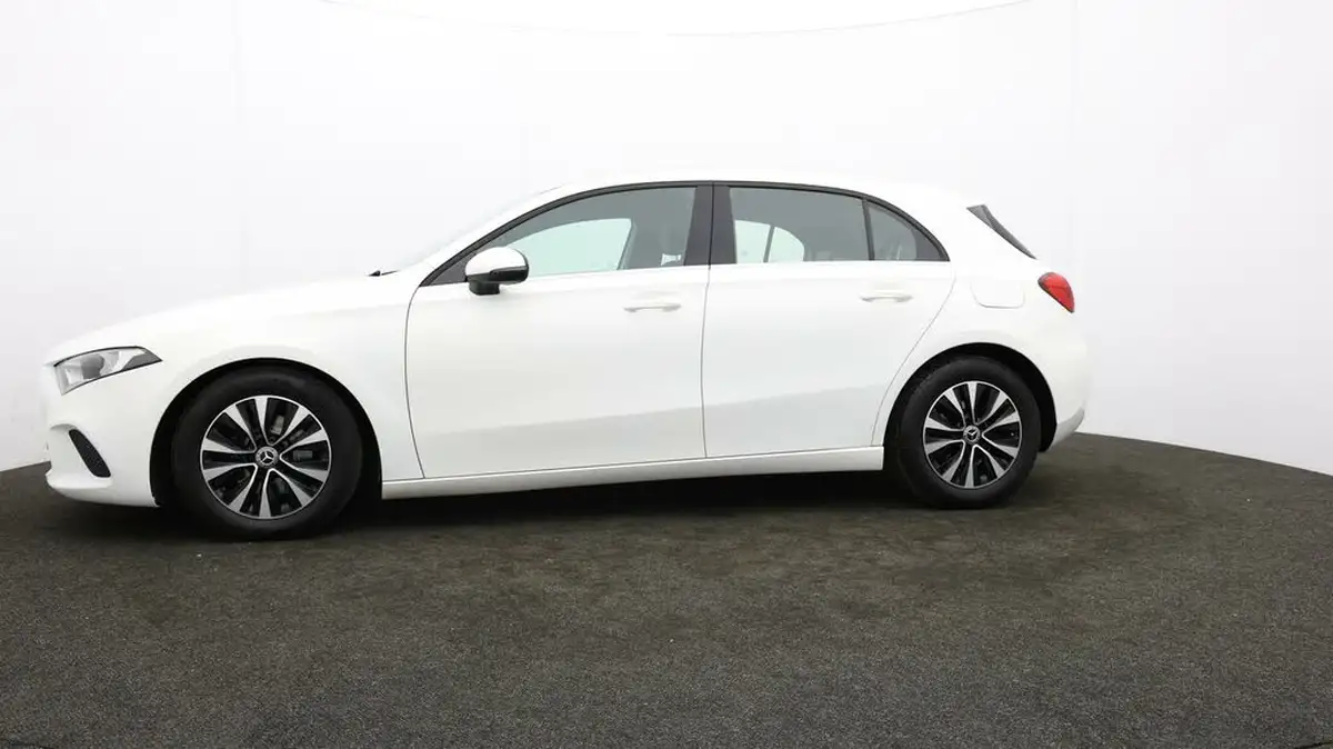 2020-mercedes-benz-a-class-15d-a180d-se-big-58