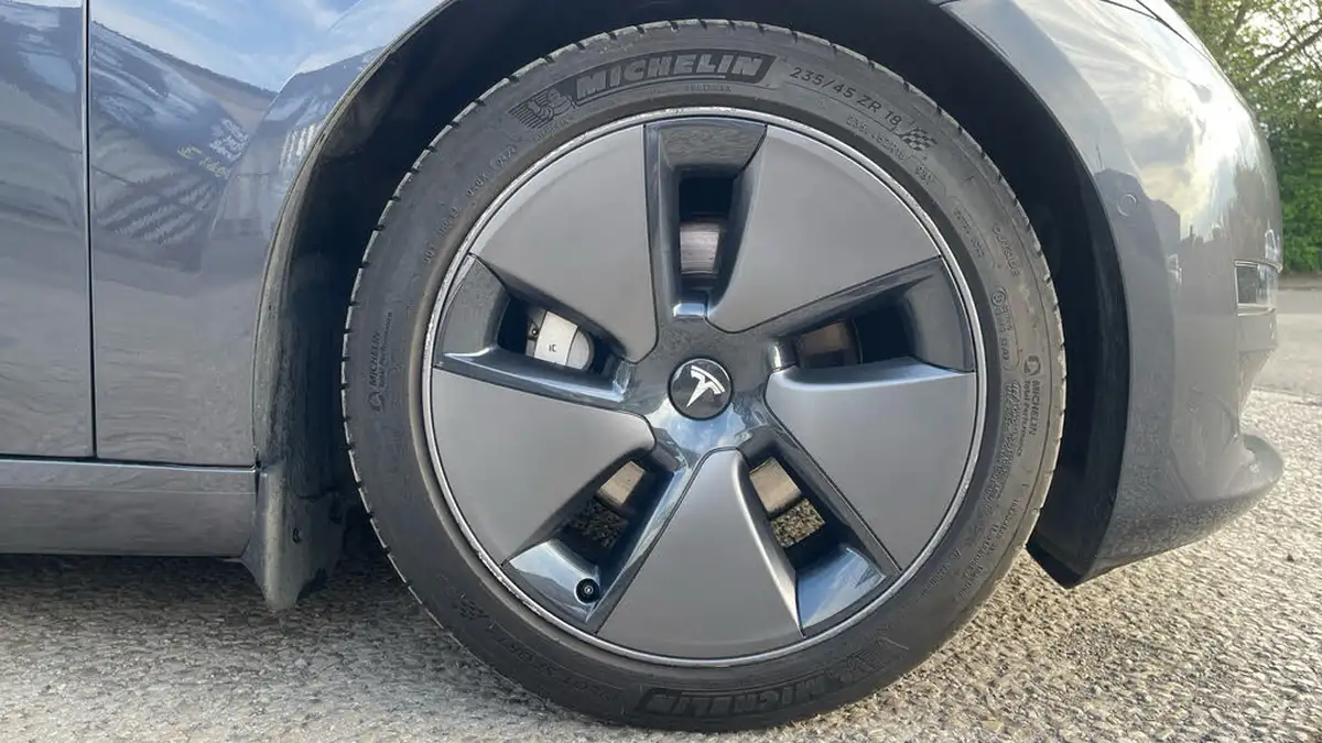 2021-tesla-model-3-e-long-range-4x4-big-19