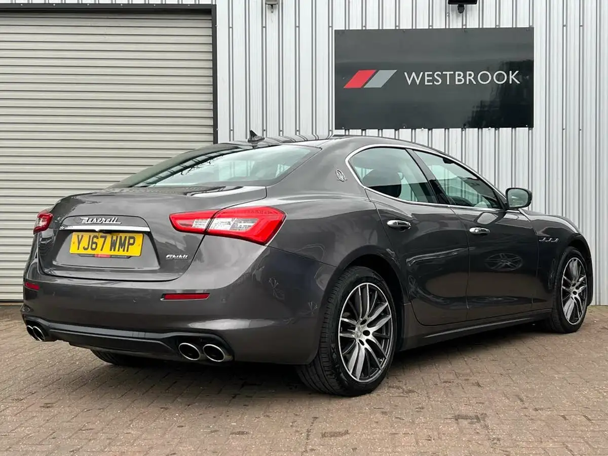 2017-maserati-ghibli-30td-big-1