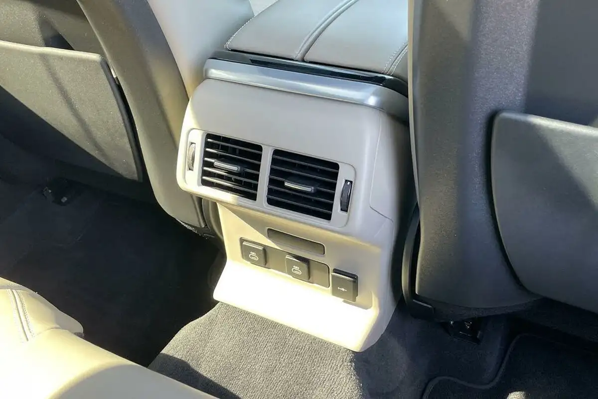 2022-land-rover-range-rover-velar-20-p250-r-dynamic-hse-249ps-big-52