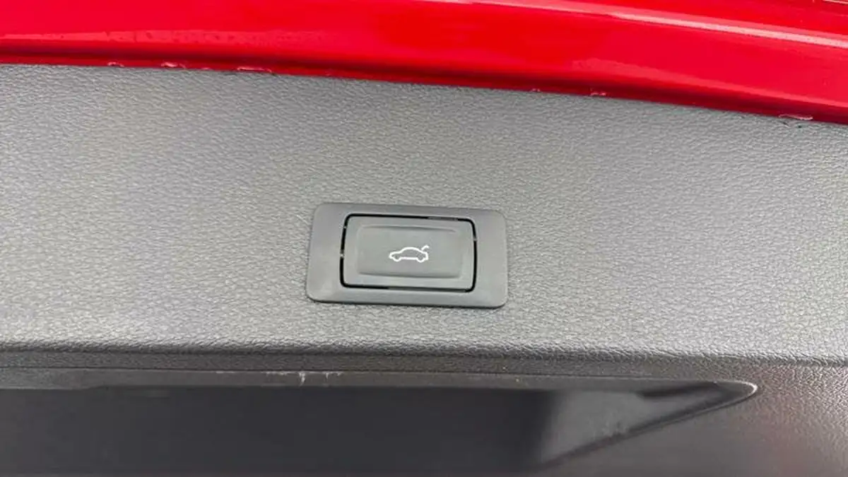 2021-audi-q2-10-30-tfsi-s-line-big-32