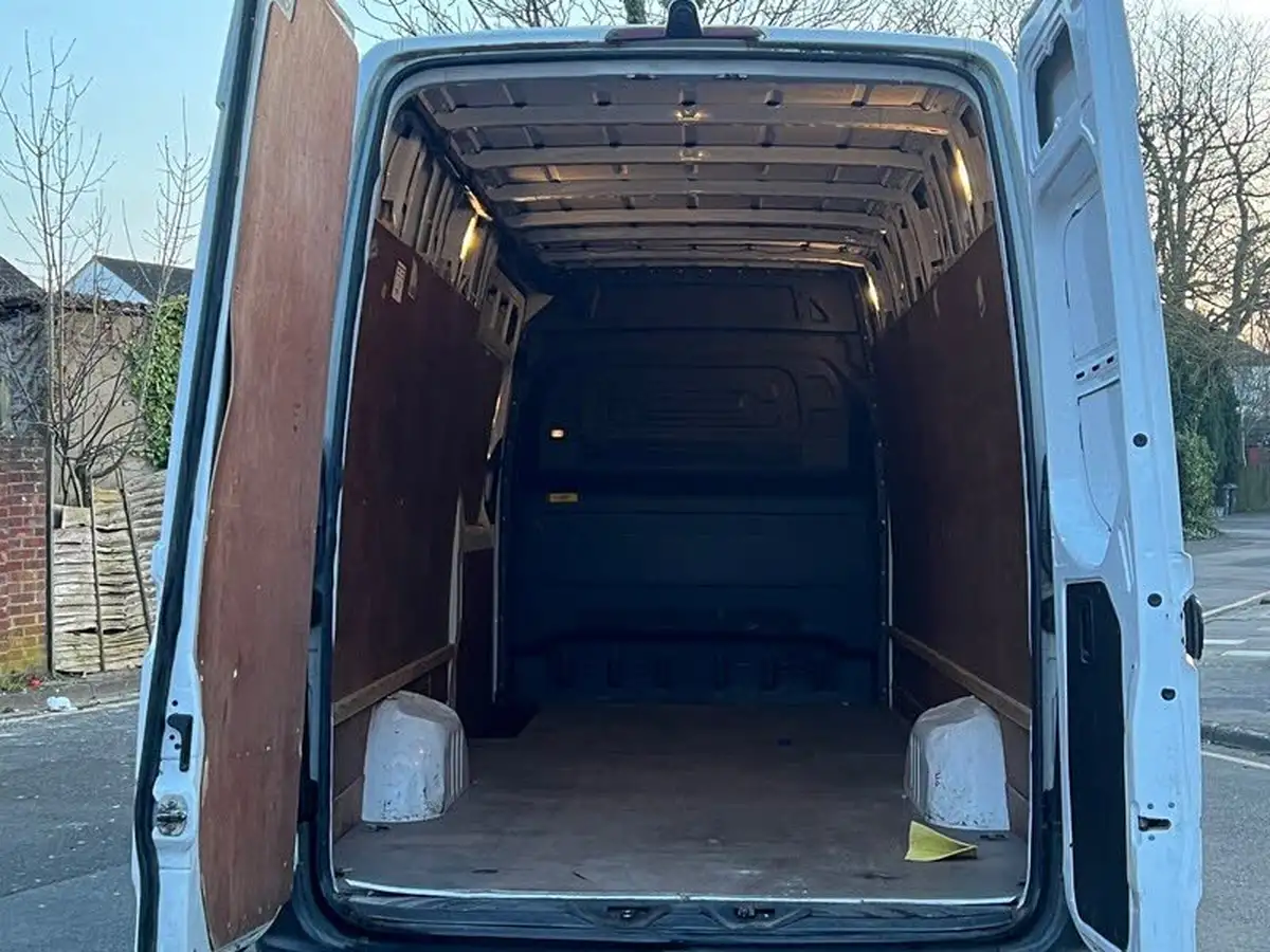 2018-mercedes-benz-sprinter-21cdi-311-l2h1-panel-van-rwd-eco-gear-360-big-28