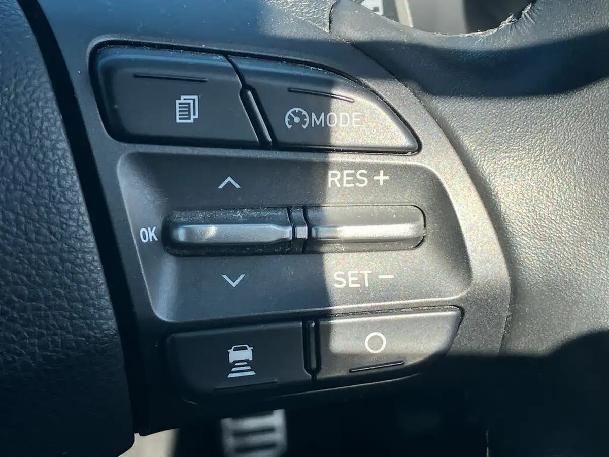 2020-hyundai-kona-e-premium-se-64kwh-7kw-obc-big-43