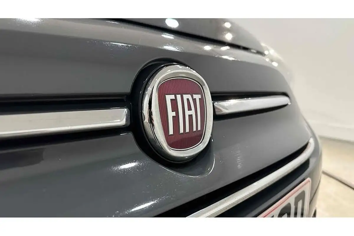 2022-fiat-500-10-dolcevita-big-11