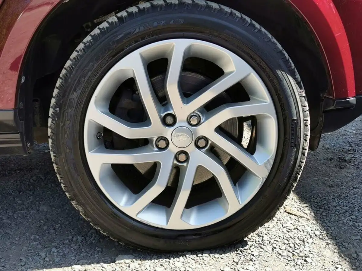2015-land-rover-discovery-4-30-sd-v6-hse-big-45