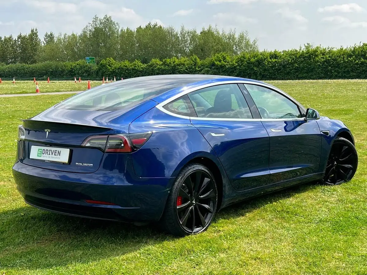 2019-tesla-model-3-e-4x4-performance-pack-big-6
